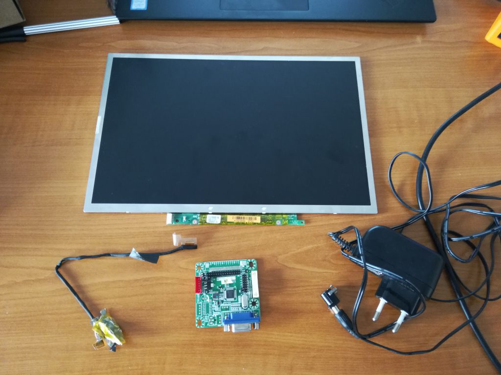 bekken aspect Staan voor Je eigen display maken met oude laptop scherm. – DJO Amersfoort